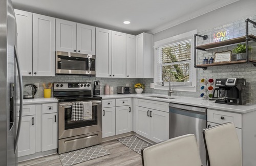 Charlotte House | Cozy ranch in great area close to everything