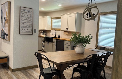 Eufaula House | Cozy Ranch Style Home - Minutes from the Lake, with boat parking!