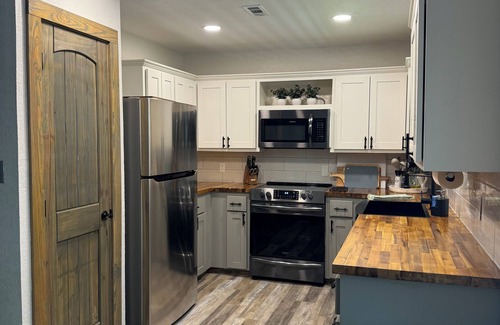 Eufaula House | Cozy Ranch Style Home - Minutes from the Lake, with boat parking!