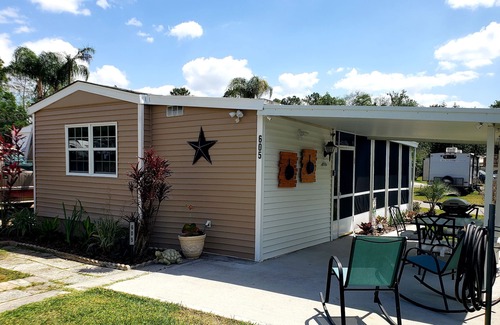 Kissimmee Cottage | Cozy Relaxing Cottage