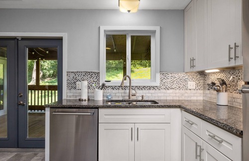 Old Jamestown House | Cozy Renovated Bungalow Perfect for Families