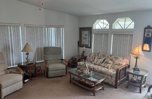 Winter Haven House | Cozy retirement community with golf course