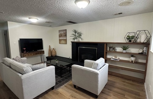 Aurora Apartment | Cozy Retreat Close to Everything