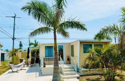 South Bradenton House | Cozy retreat, near some of the best Florida beaches!
