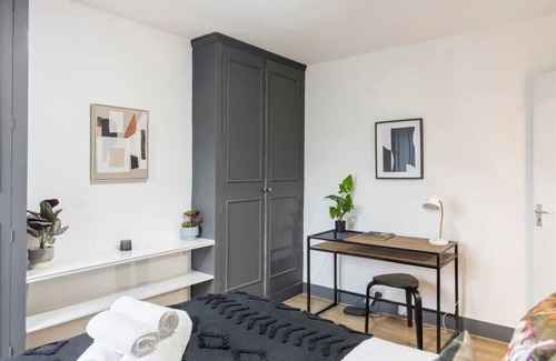 Munster Apartment | Cozy Retreat with a Balcony