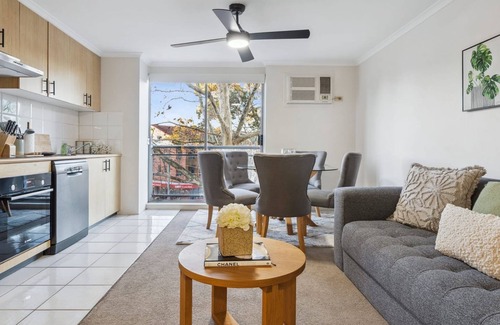 Crows Nest Apartment | Cozy Retreat with Balcony in Crows Nest