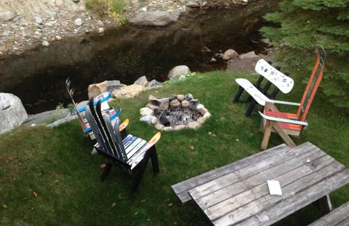 West Dover House | Cozy Riverfront Home, 1mi to Mt Snow, free shuttle