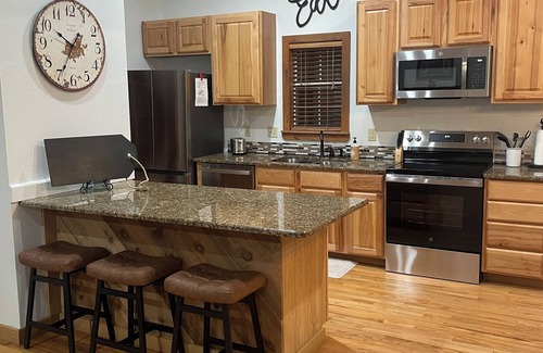 Glen Rose House | Cozy Riverside Getaway on the Paluxy River