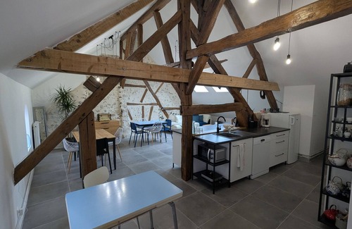 Briare Bed & Breakfast | Cozy room in Briare, city center, ideal for cyclists