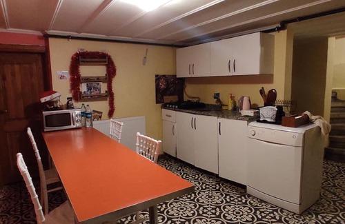 Fatih Apartment | Cozy Room l Central Location l Wooden Mansion