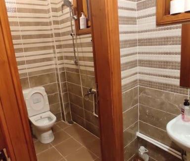 Fatih Apartment | Cozy Room l Central Location l Wooden Mansion