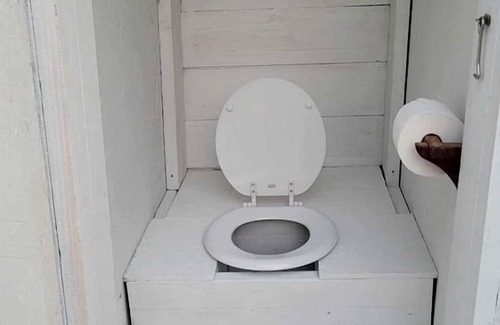 Tumtum Cabin | Cozy Rustic Cabin for a Romantic Stargazing Getaway by the Spokane River near Tumtum, Washington