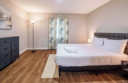 Bynum House | Cozy Rustic Gem ~ 15 min to UNC ~ Queen Beds ~ pkg