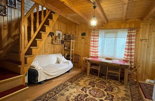 Moacsa House | Cozy Rustic House near the lake and the forest