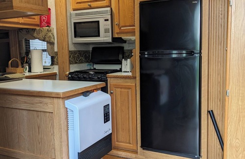 West Union House | Cozy RV Fifth Wheel by Lake Keowee in Tranquil West Union with AC, WiFi