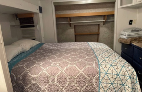 South Valley House | Cozy RV in Albuquerque