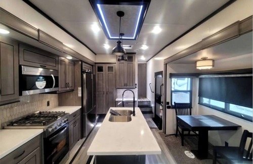 Clermont House | Cozy RV with AC and WiFi in fabulous Clermont