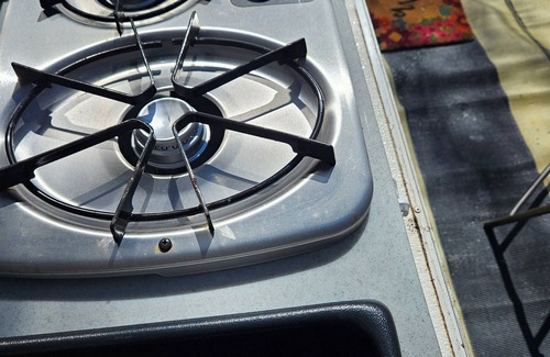 Vinemont House | Cozy RV with WiFi and AC in charming Vinemont, minutes from Cullman.
