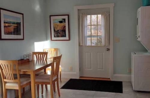 Ithaca House | Cozy & Scenic 2B/1B Artist Retreat on Cayuga Inlet