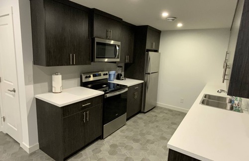 Southeast Calgary Apartment | Cozy SE APT Suitable for Long Stay