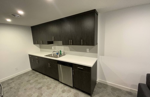 Southeast Calgary Apartment | Cozy SE APT Suitable for Long Stay