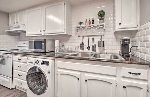 Bryn Mawr-Skyway Apartment | Cozy Seattle Apt w/Patio: Walk to Lake Washington