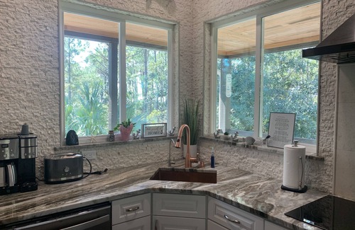 Perry House | Cozy secluded beach cottage in Keaton Beach