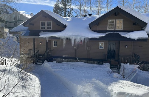 Salt Lake Mountain Resorts House | Cozy Ski-in Ski-out Snowbird Townhouse