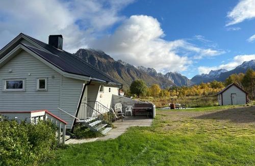 Hadsel House | Cozy small house with amazing view