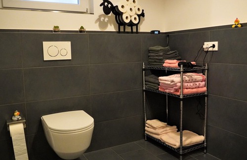 Oetinghausen Condo | Cozy small vacation apartment (renovated) near Herford