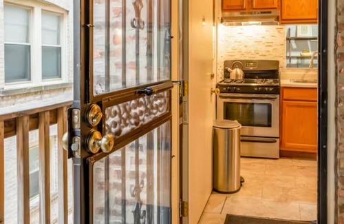 South Shore Condo | Cozy Southshore Condo