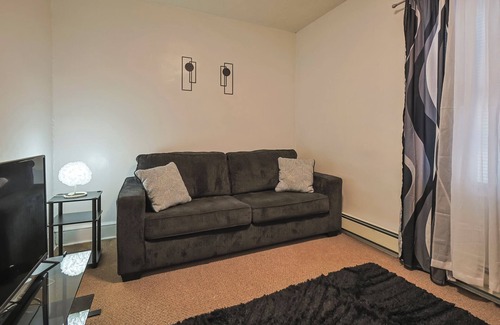 Hillside Apartment | Cozy Spacious 2-bedroom apartment in Hillside, NJ