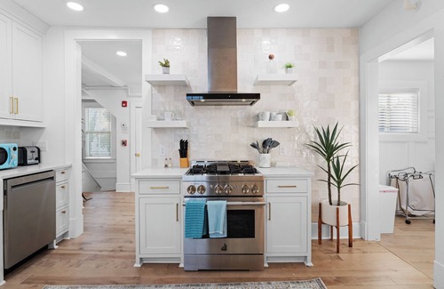 Cannonborough Elliotborough House | Cozy Stay by King St - New Luxury Home, 11 Bedrooms 7 Bathrooms