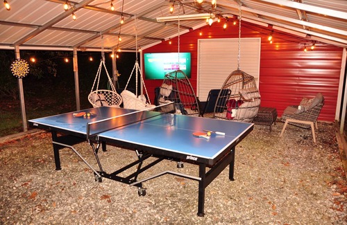 Rosman Cottage | Cozy Stay Near Brevard: Hot Tub & Creek Views