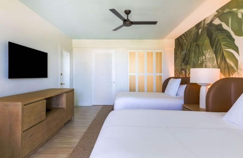 Nassau Hotel | Cozy Stay | Unit w/Balcony! Water Park, Pools, Onsite Dining, Pet-Friendly!