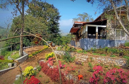 Kodaikanal Villa | Cozy stone retreat on Hill top. Pet friendly @ Kombai PALLANGI, KODAIKANAL