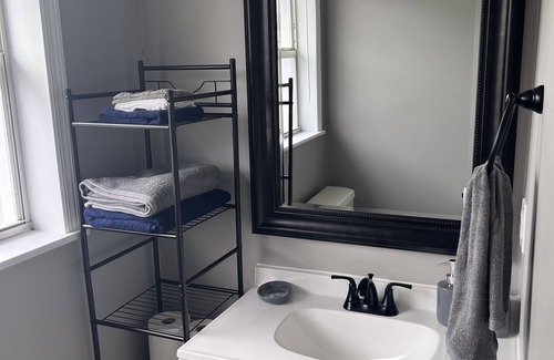 West Melbourne Apartment | Cozy Studio: 12 mins to Beach and a walk to Mall
