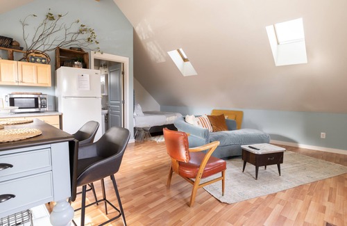 River West Apartment | Cozy Studio along Century, Dog Friendly - Walk to Everything!