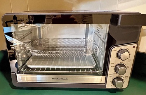 Charlottesville Apartment | Cozy studio apartment with wood burning fireplace, in charming Charlottesville