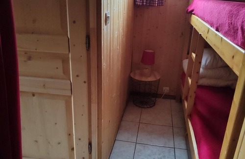 Cohennoz Apartment | Cozy Studio for 4, South-Facing, 300m from Slopes, Pets Welcome