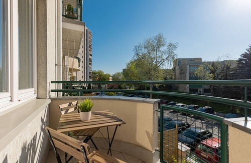 Ursynow Apartment | Cozy Studio for 4 Guests | Warsaw, Metro Imienlin