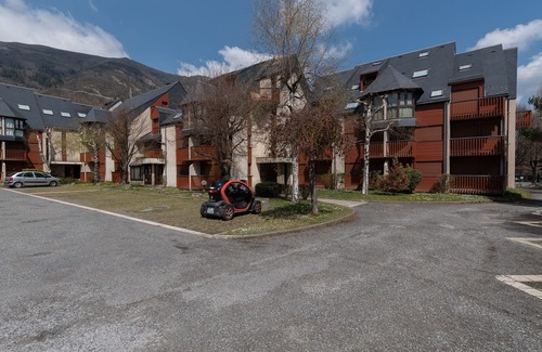 Vignec Apartment | Cozy Studio for 4 in Saint Lary with Balcony, Parking, Near Ski Slopes