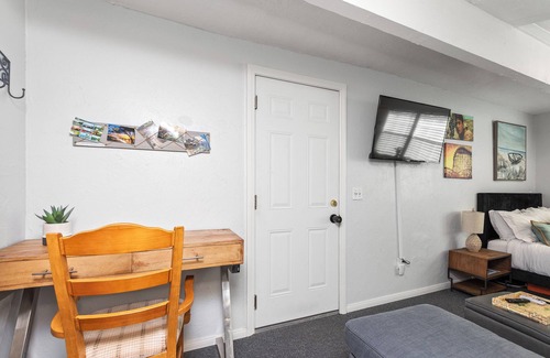 Simi Valley Apartment | Cozy studio in peaceful Simi Valley with WiFi, AC