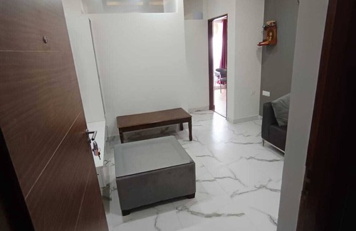 Gurugram Apartment | Cozy studio in serene Gurugram with WiFi, AC