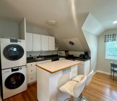 Trumbull Apartment | Cozy studio quiet