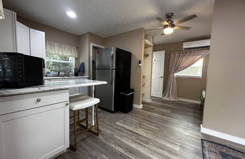 Newport Apartment | Cozy Studio Retreat Close to East TN & SC Sites