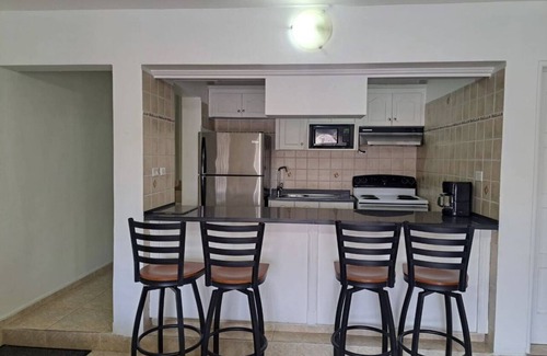 Simpson Bay Condo | Cozy studio warm, welcoming and close to many restaurants and beaches.