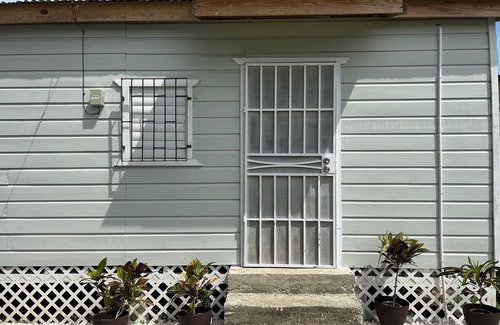 King's Park Apartment | Cozy studio with WiFi in King’s Park, Belize City