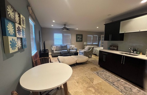 Long Beach Apartment | Cozy studio with WiFi and AC in the fabulous west end of Long Beach New York
