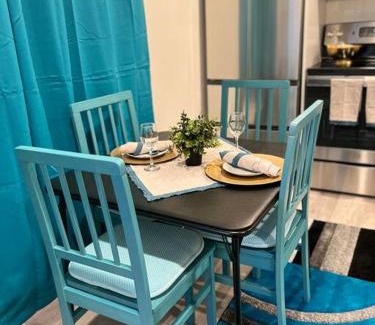 Peak's Suburban Addition Apartment | Cozy Suite 5mins From Big Tex FREE Parking